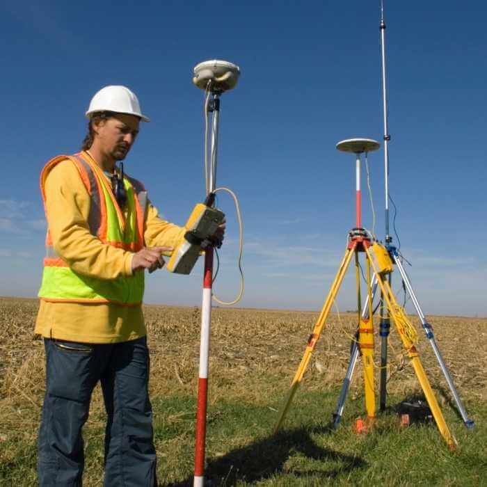 Topografo en campo